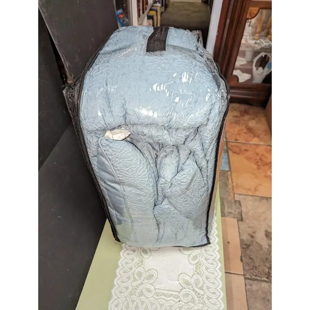 Style 212 Daisy Textured 5-Piece King Comforter Set Blue New bed in bag